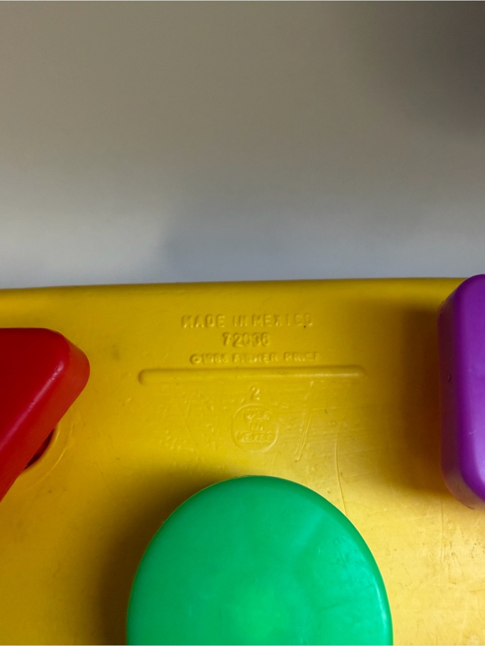 Fisher-Price Yellow Shape Sorter Toy with Multicolor Buttons - Picture 4 of 7